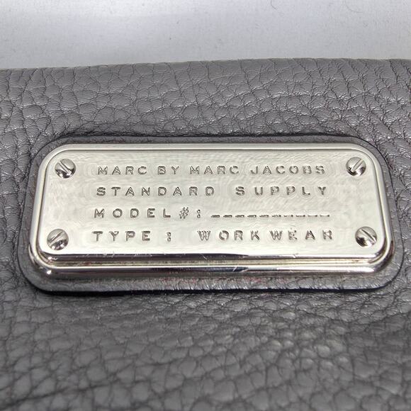 MARC JACOBS GRAY MINI CROSSBODY BAG WORKWEAR PEBBLED LEATHER MODEL: M0009470 - Picture 9 of 16